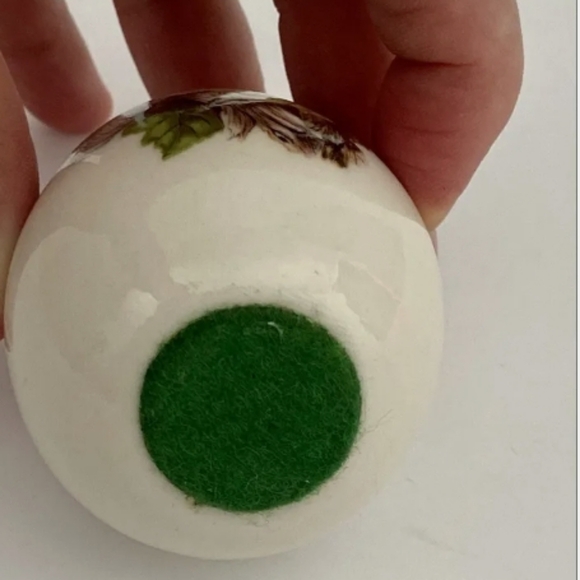 Vintage Collector Stone Egg Spectacled Owl. It is in excellent condition. - Picture 3 of 3